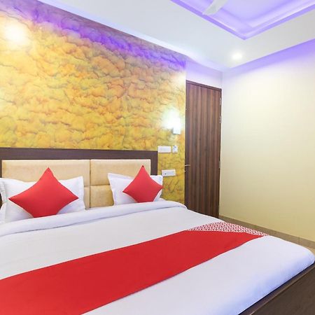 Super Oyo Hotel O Red Stone Inn New Delhi Bagian luar foto