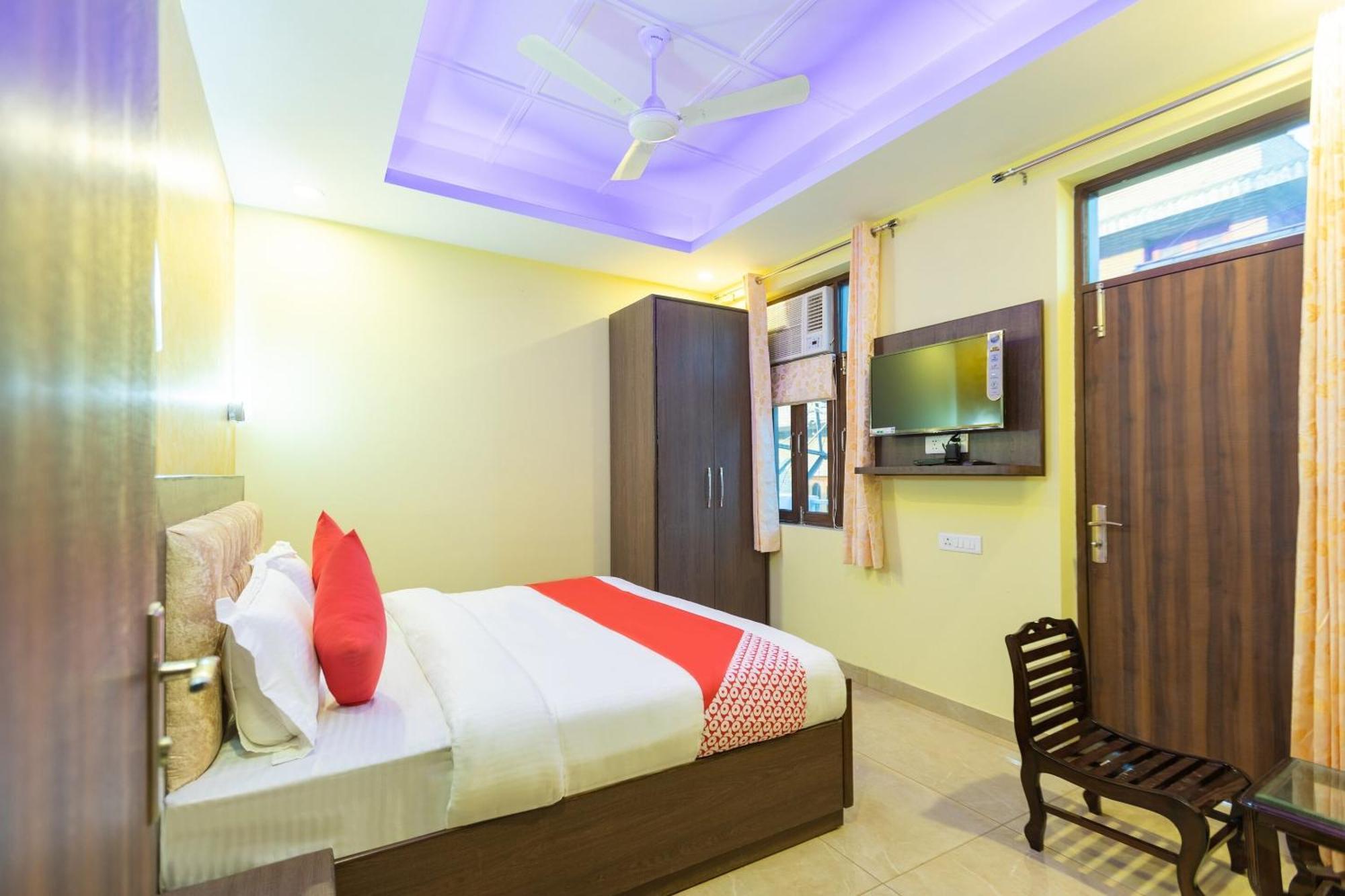 Super Oyo Hotel O Red Stone Inn New Delhi Bagian luar foto