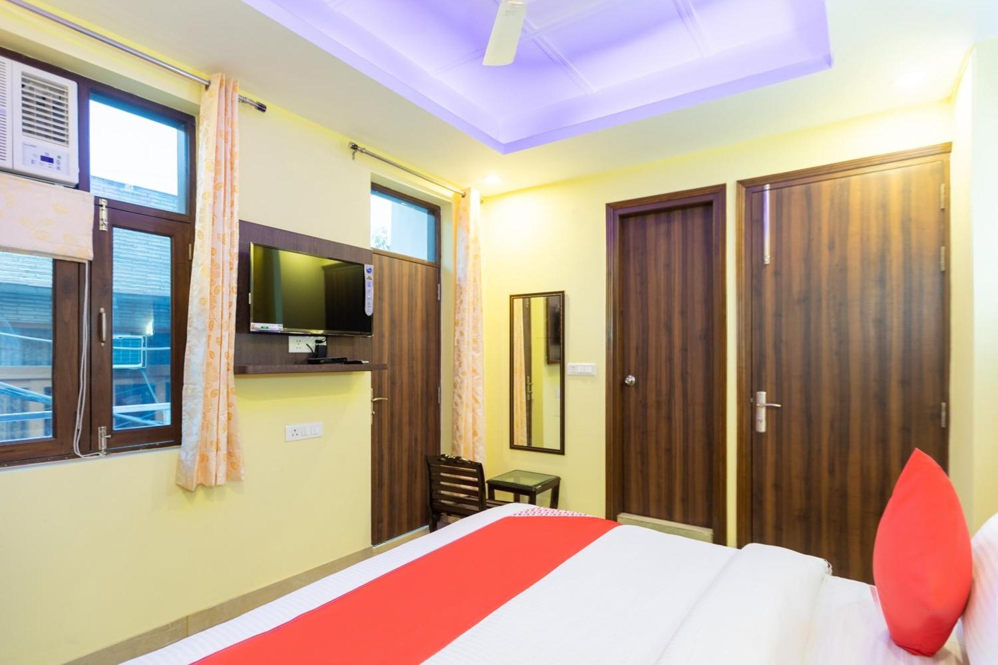 Super Oyo Hotel O Red Stone Inn New Delhi Bagian luar foto