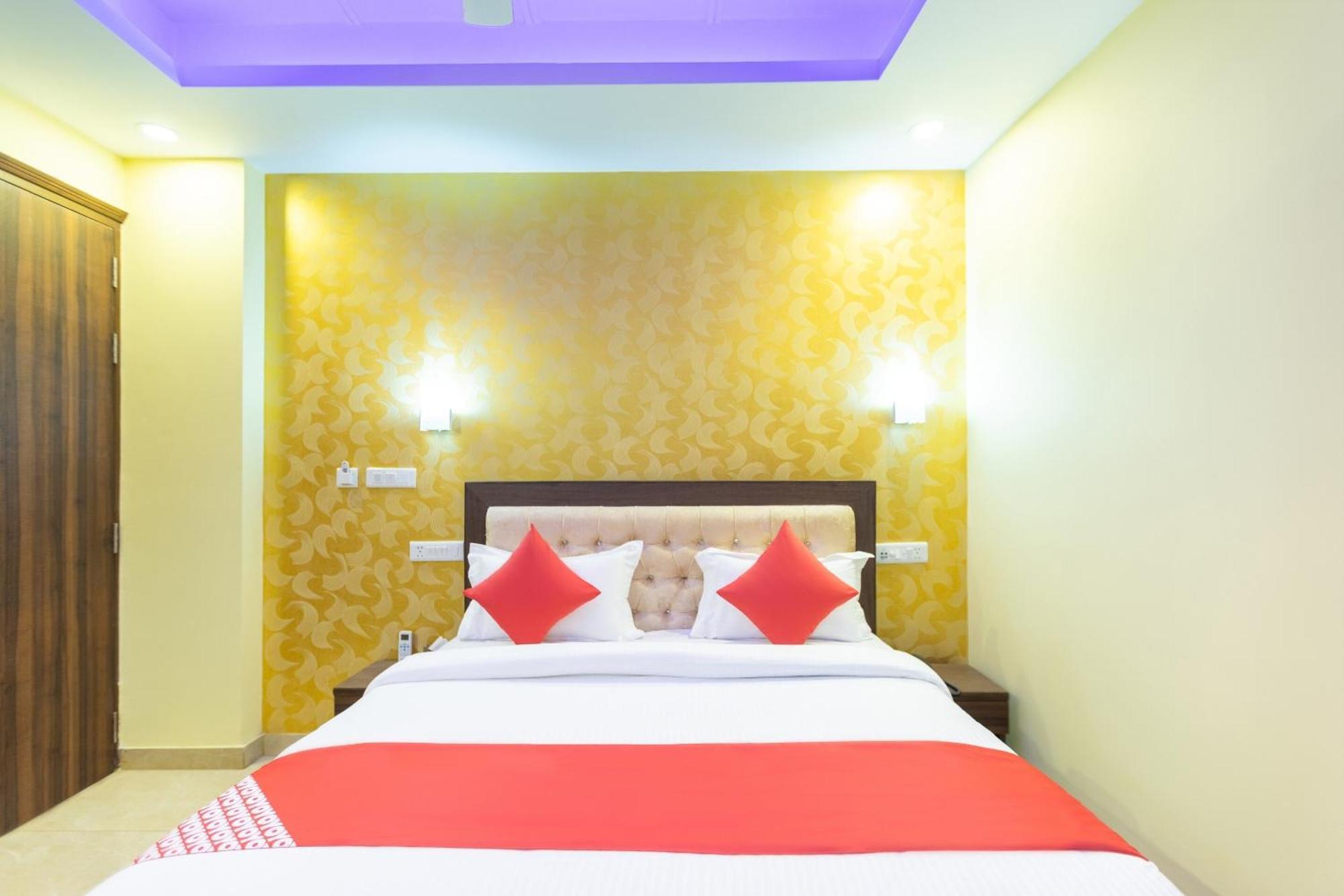 Super Oyo Hotel O Red Stone Inn New Delhi Bagian luar foto