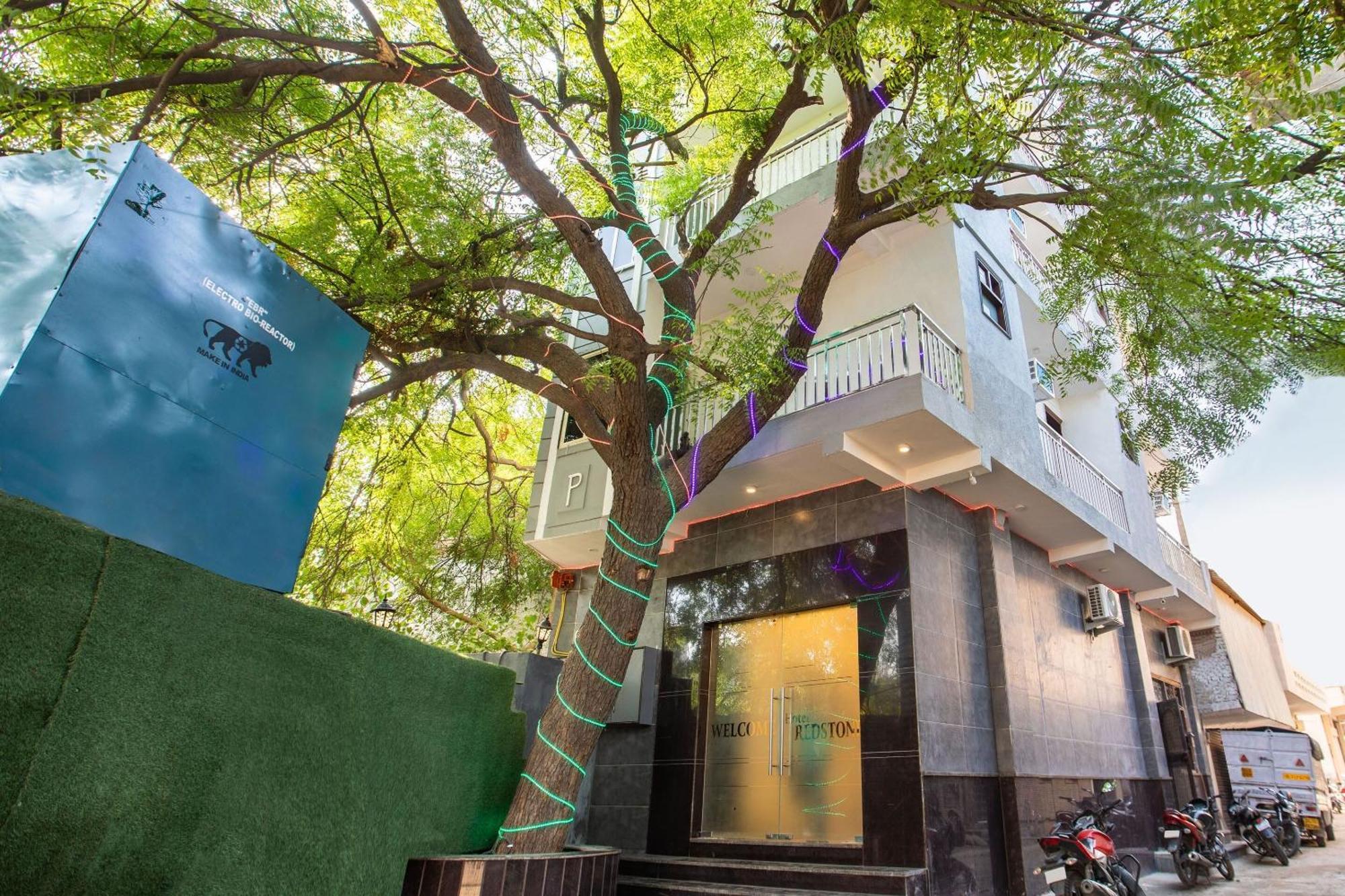 Super Oyo Hotel O Red Stone Inn New Delhi Bagian luar foto