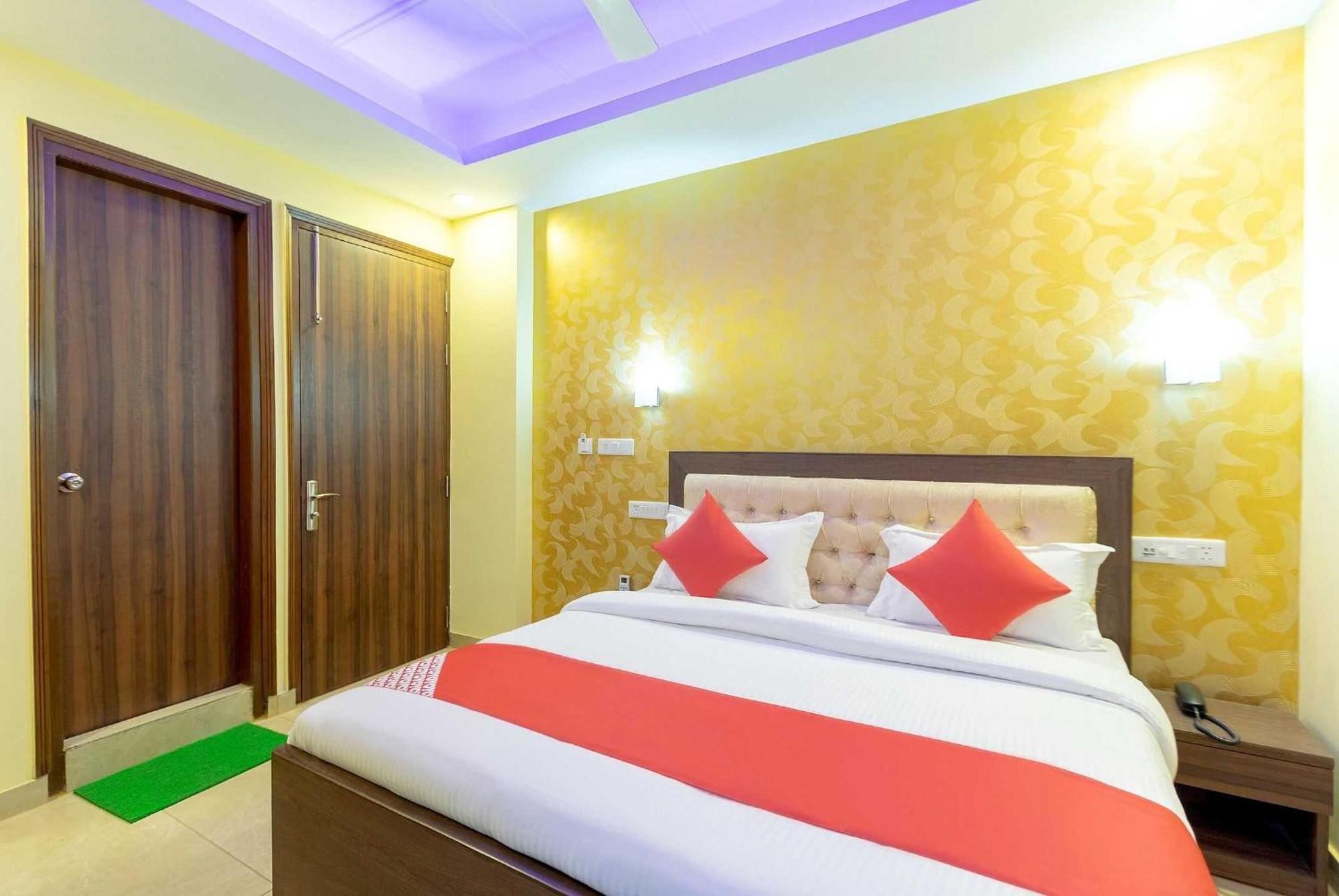 Super Oyo Hotel O Red Stone Inn New Delhi Bagian luar foto