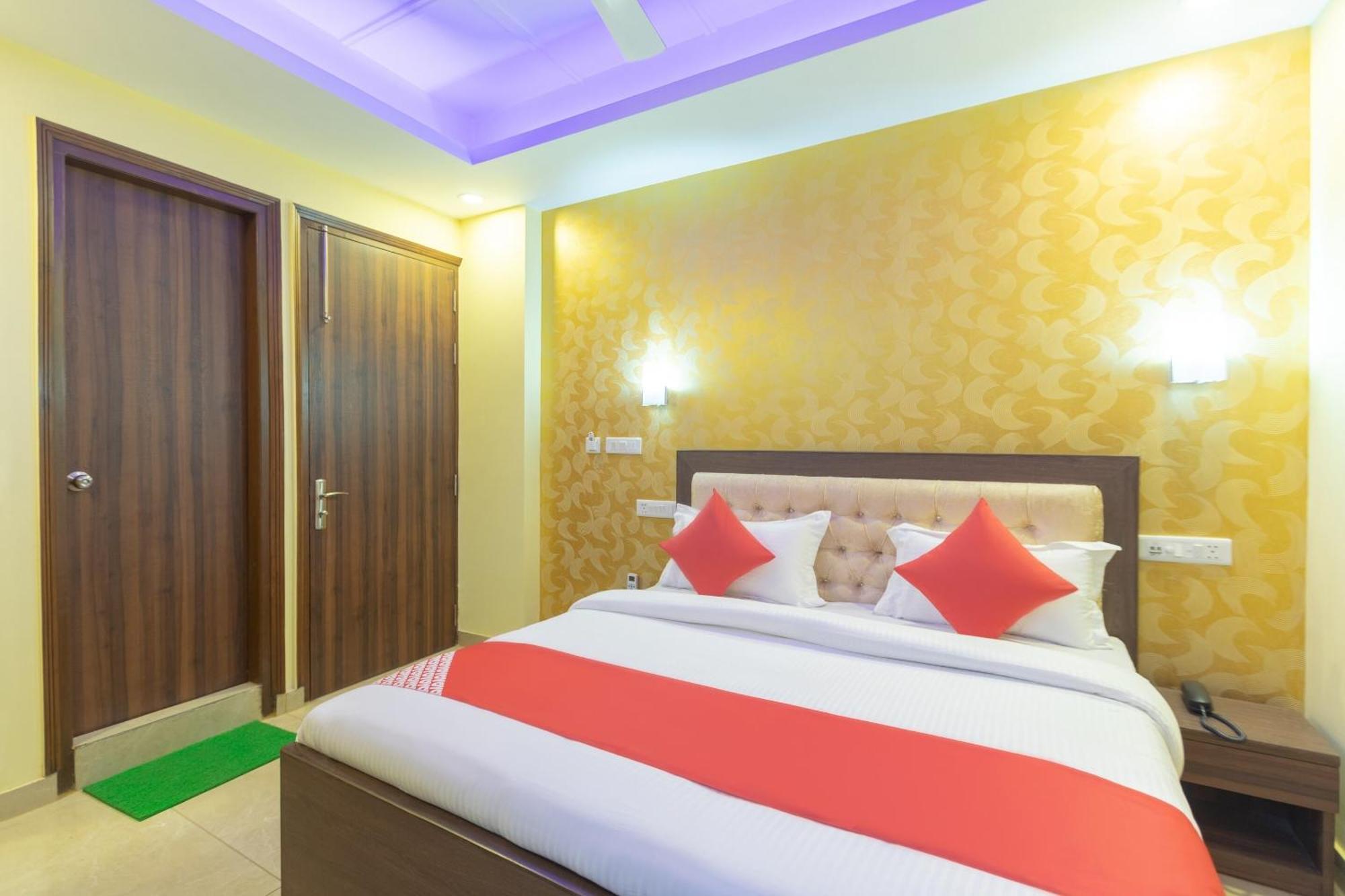 Super Oyo Hotel O Red Stone Inn New Delhi Bagian luar foto