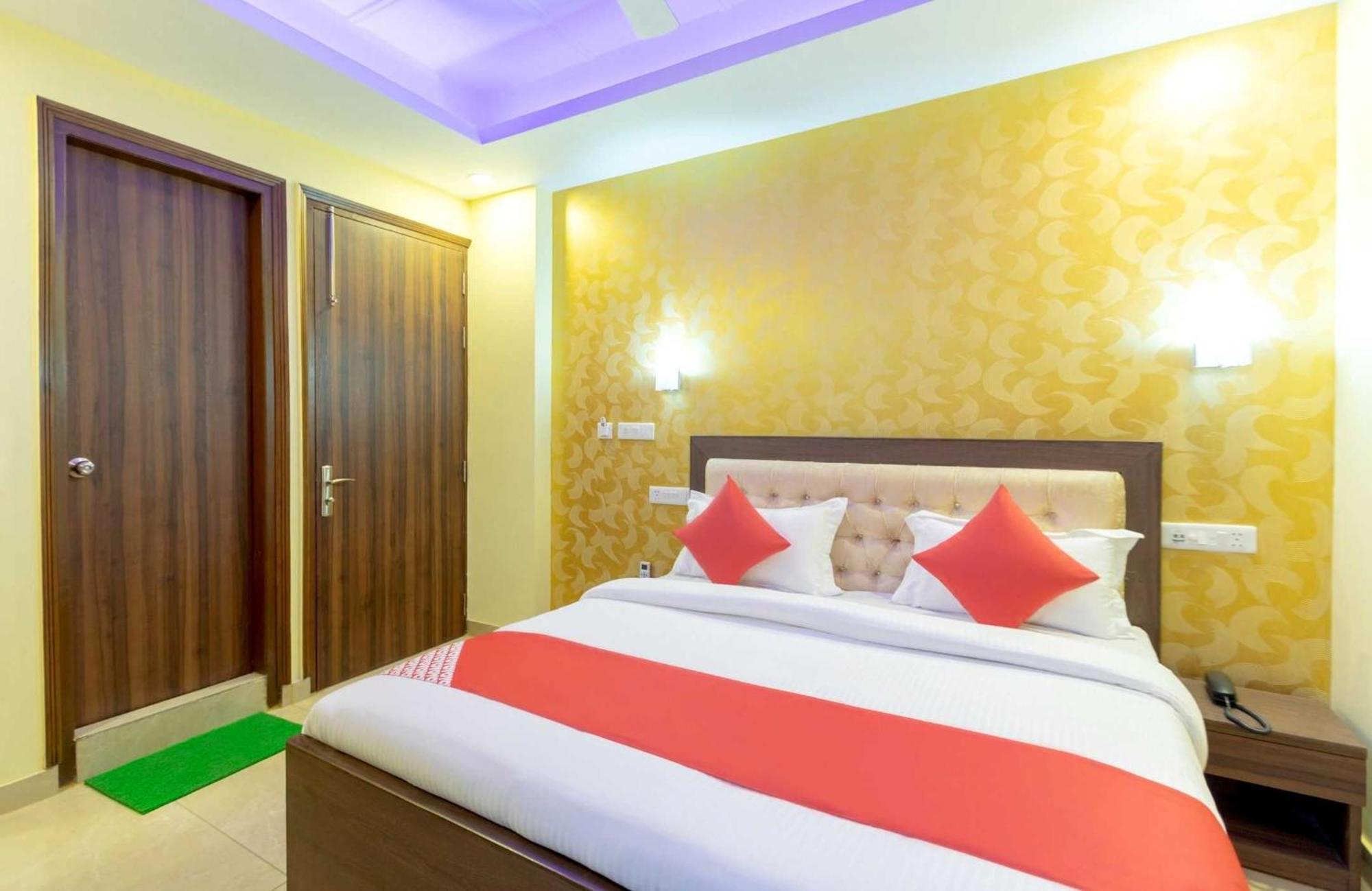 Super Oyo Hotel O Red Stone Inn New Delhi Bagian luar foto