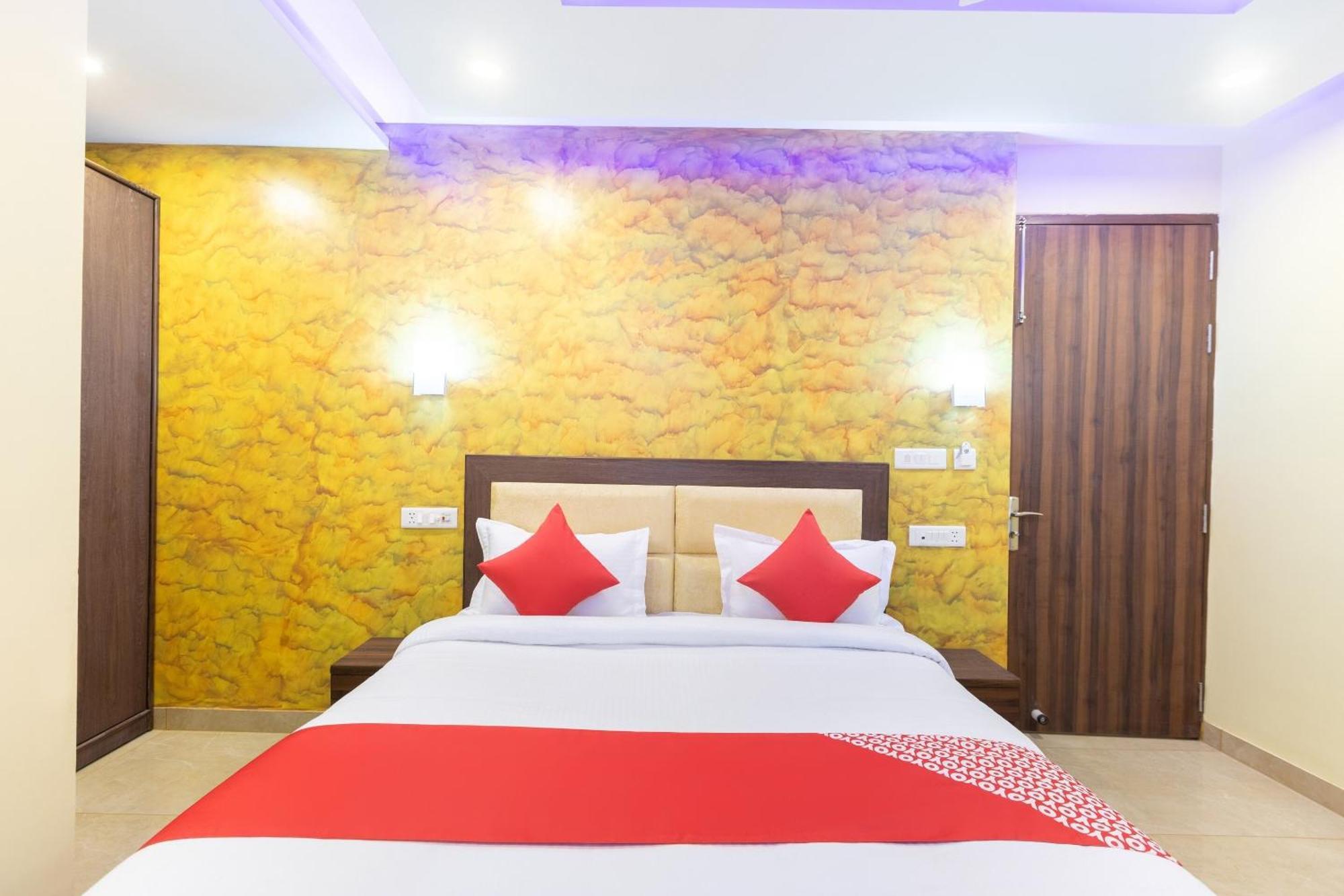 Super Oyo Hotel O Red Stone Inn New Delhi Bagian luar foto