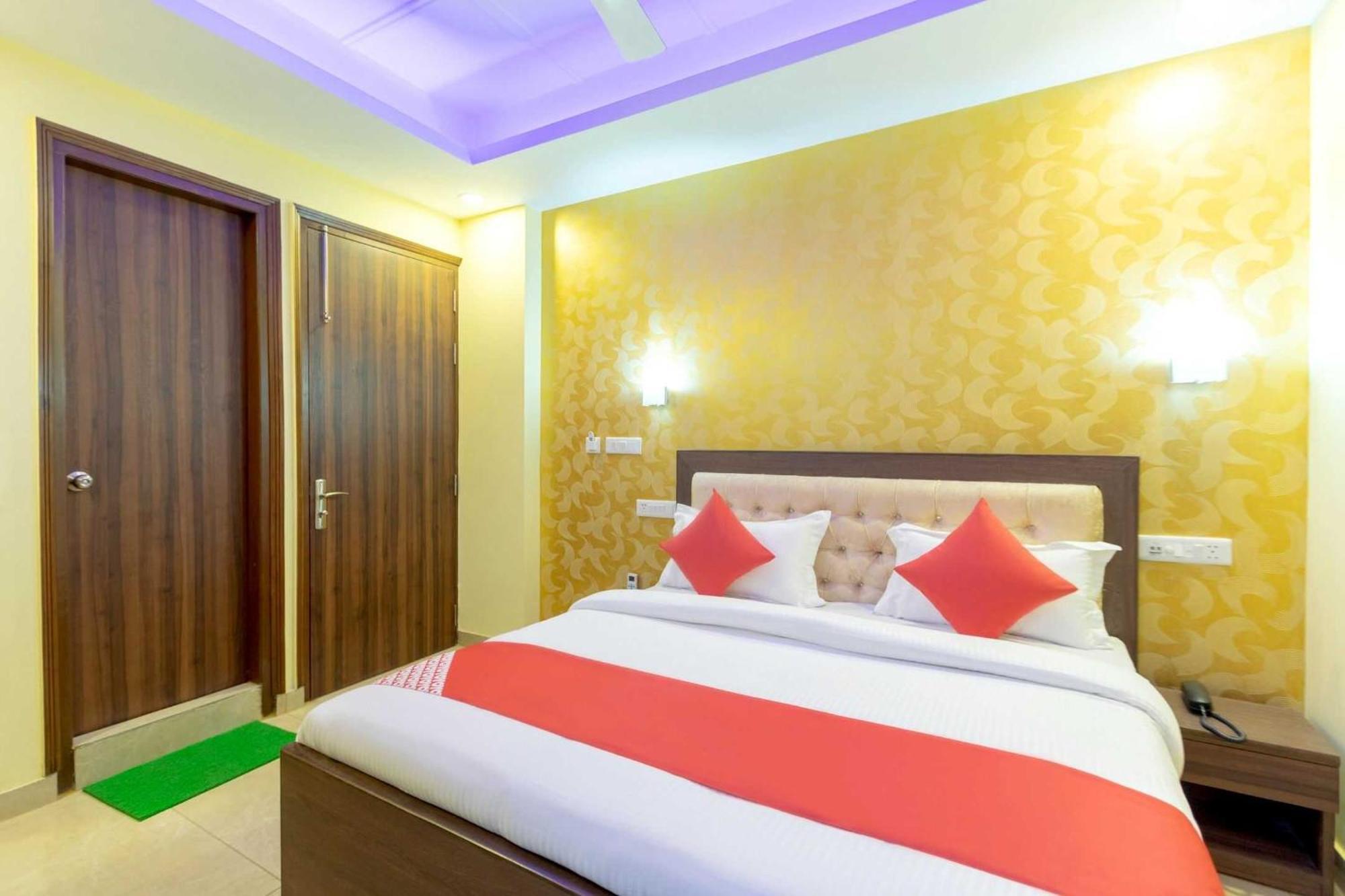 Super Oyo Hotel O Red Stone Inn New Delhi Bagian luar foto